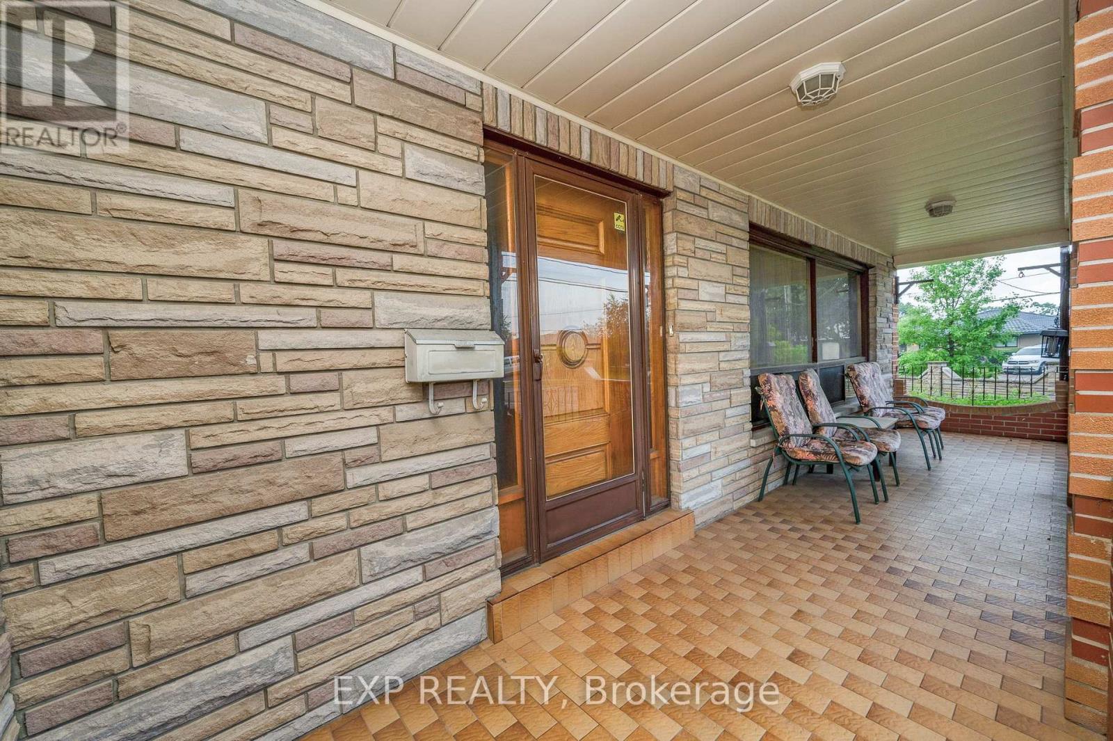 52 STORER DRIVE - 2