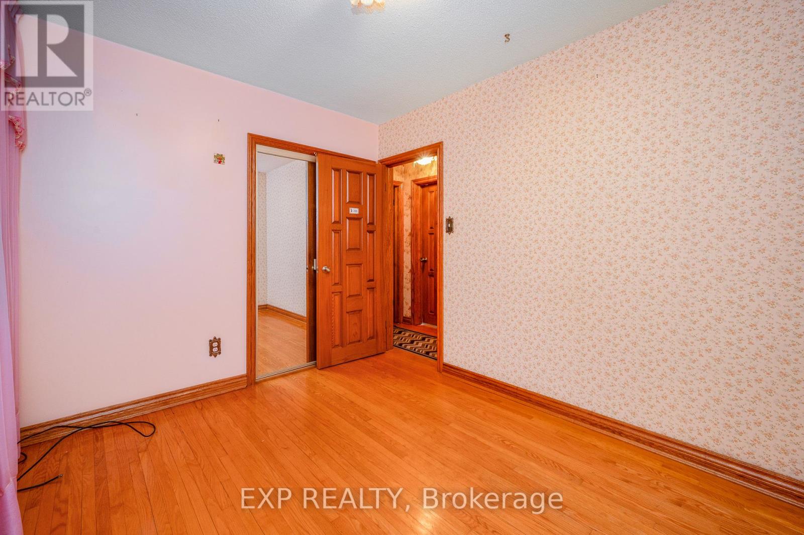 52 STORER DRIVE - 22