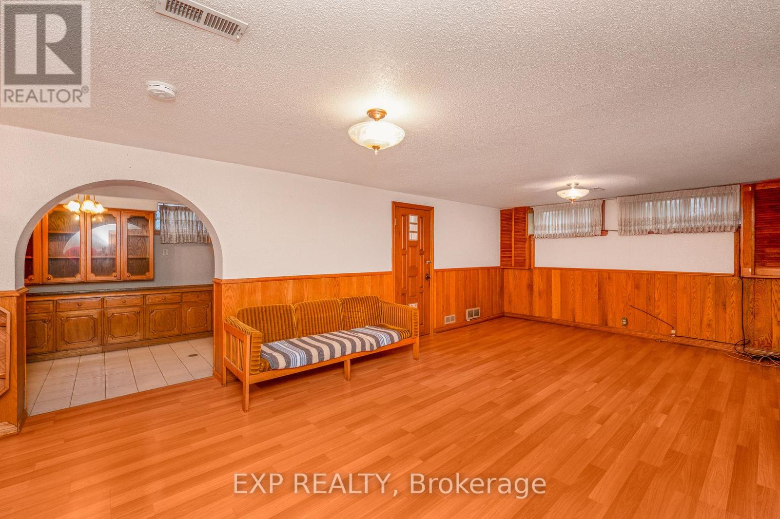 52 STORER DRIVE - 27