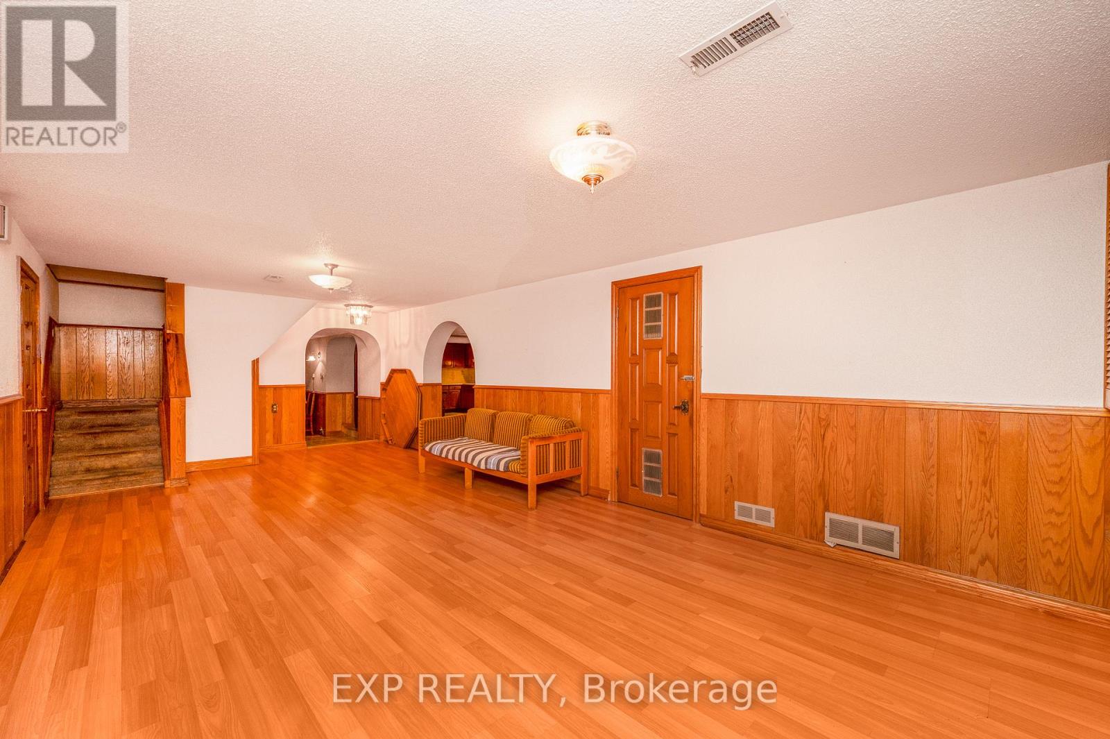 52 STORER DRIVE - 28