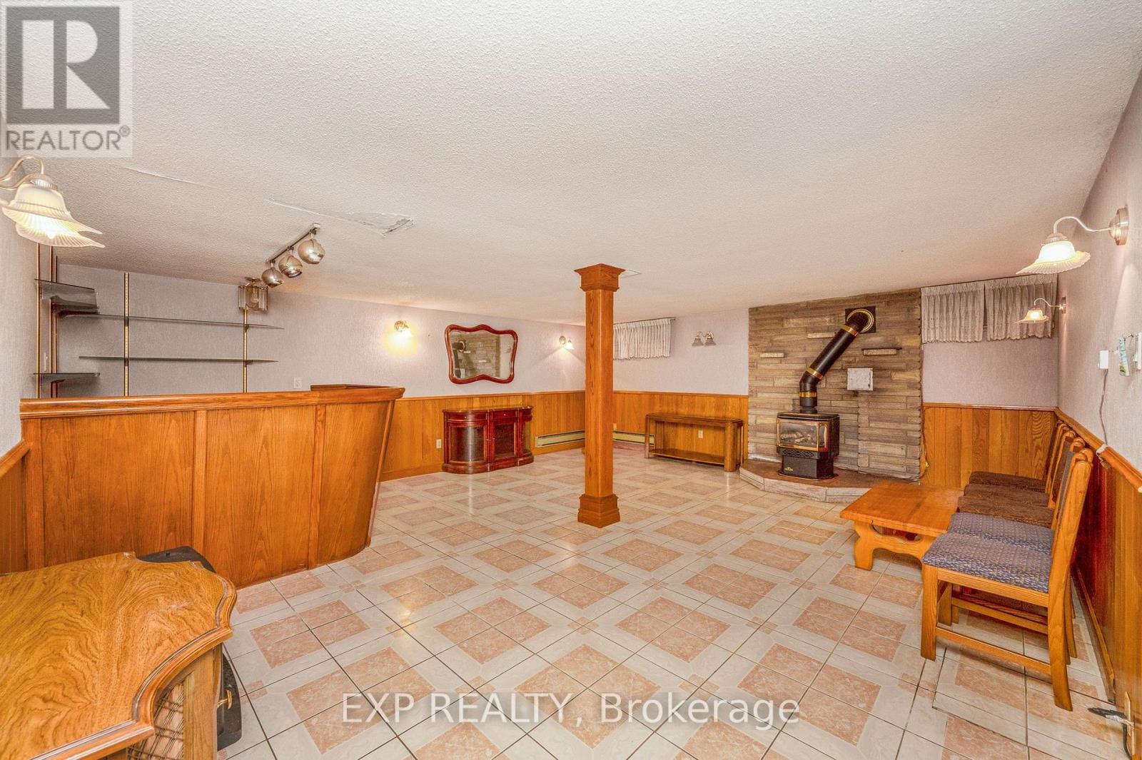 52 STORER DRIVE - 33