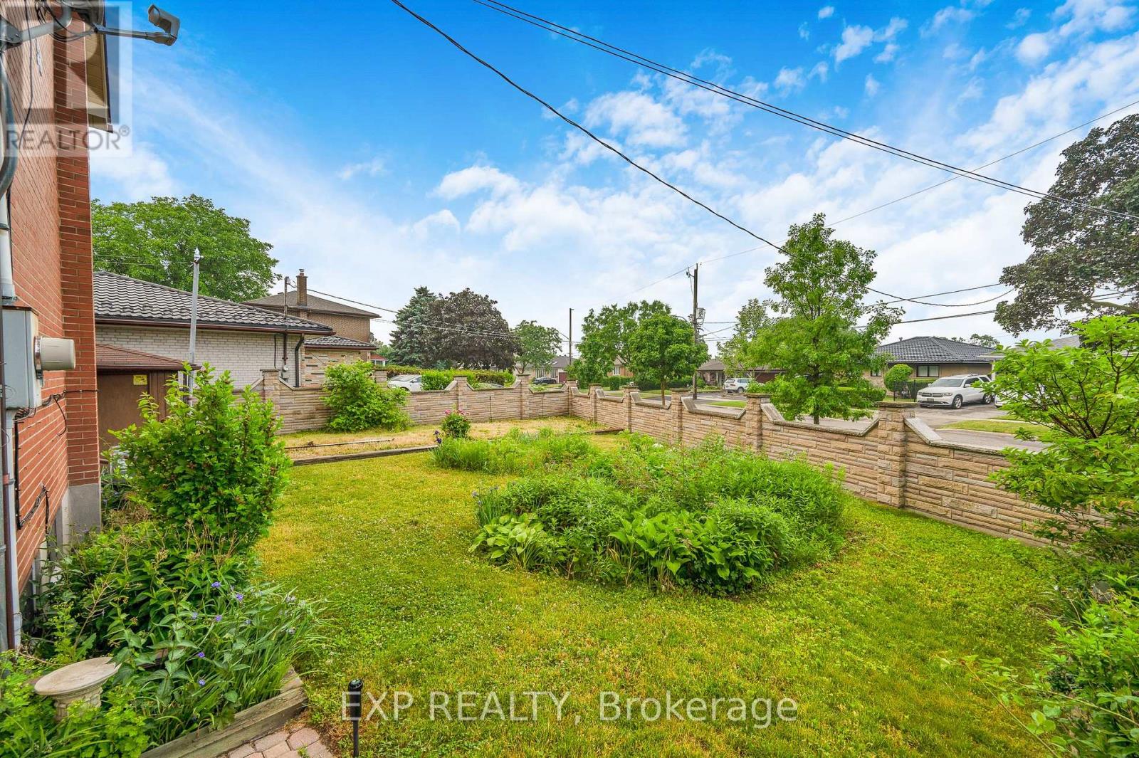 52 STORER DRIVE - 35