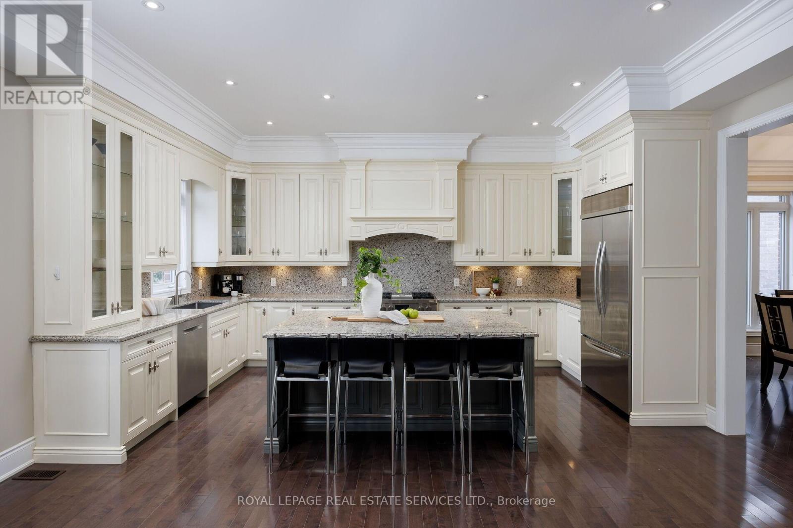 125 PALISER COURT - 12