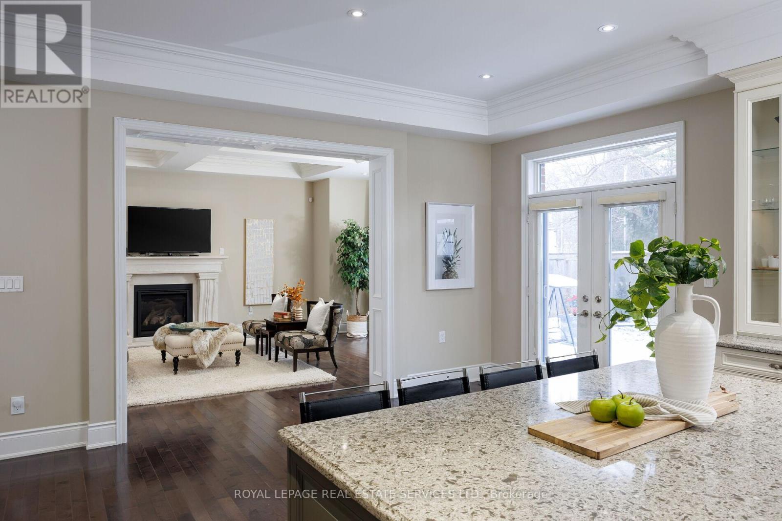 125 PALISER COURT - 14