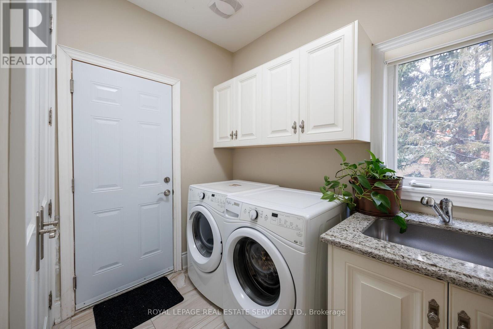 125 PALISER COURT - 19
