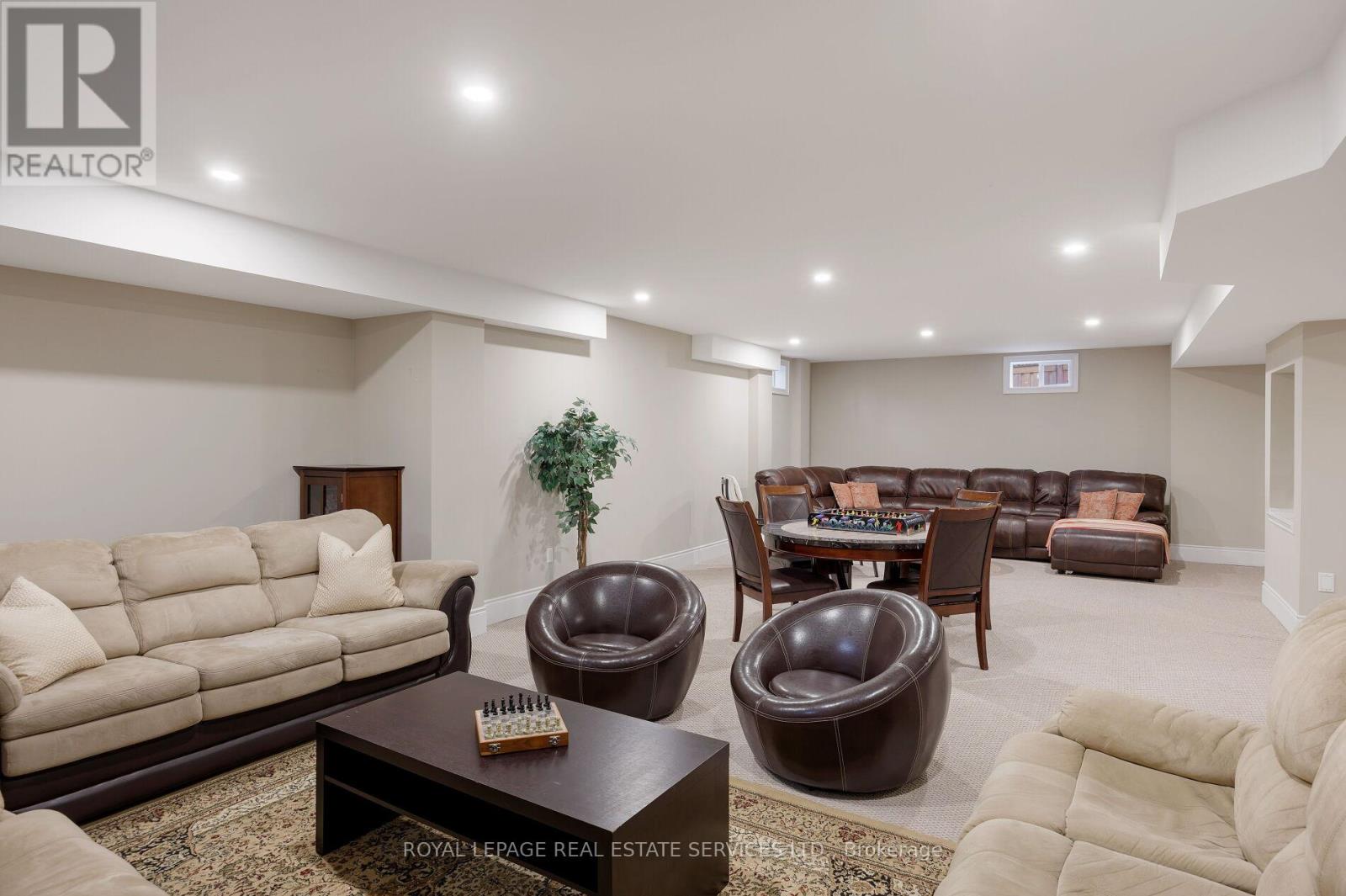 125 PALISER COURT - 33