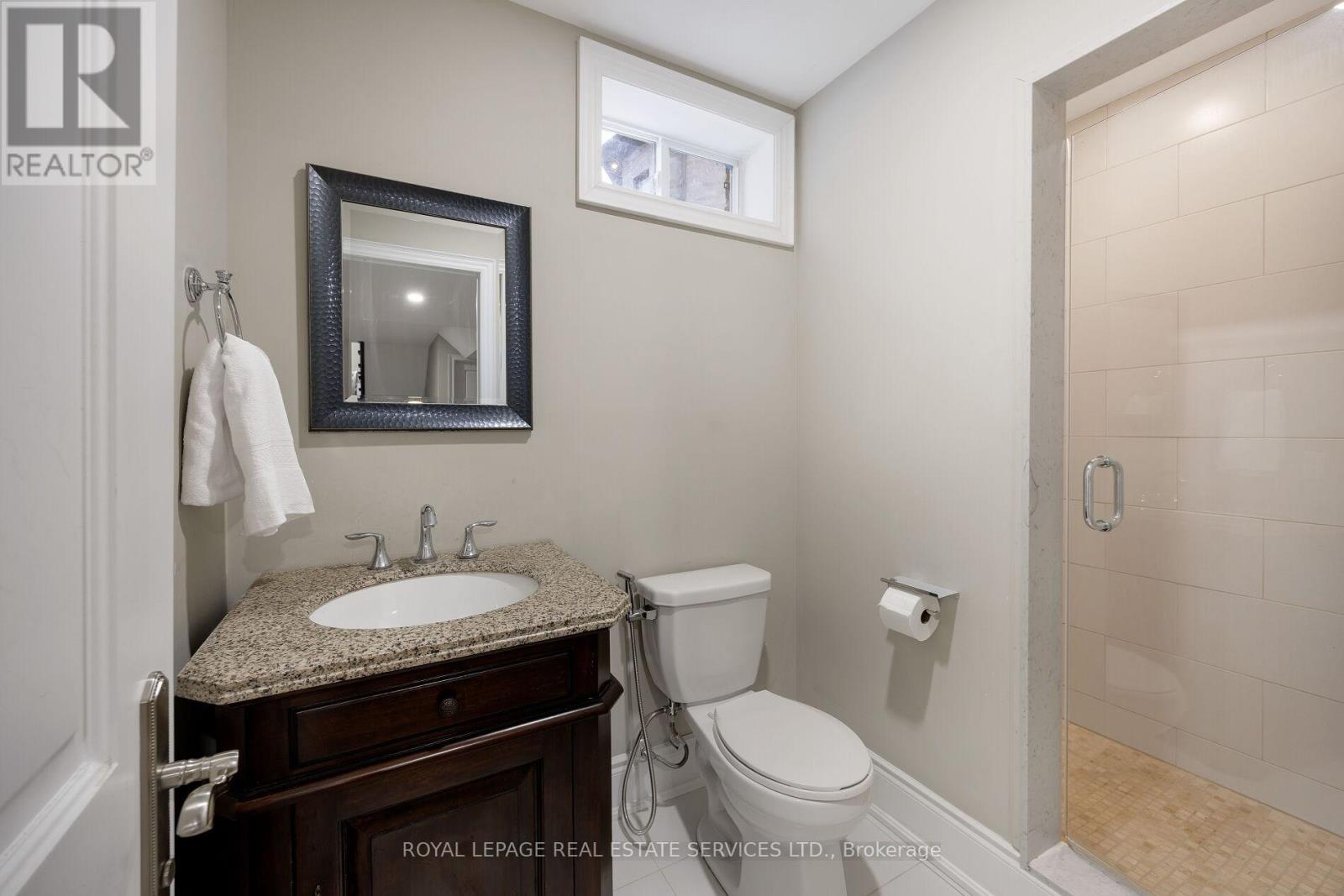 125 PALISER COURT - 34