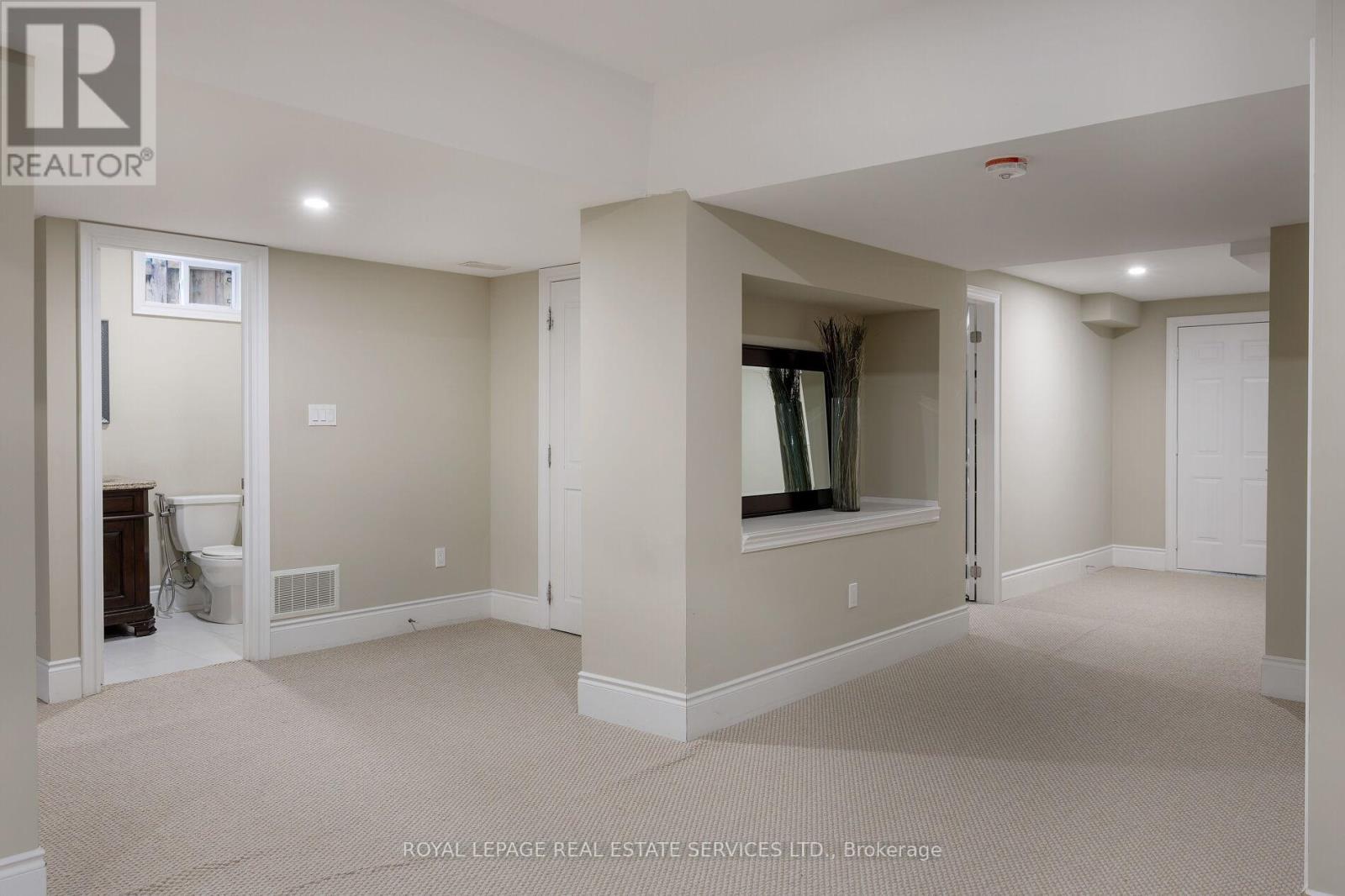 125 PALISER COURT - 35
