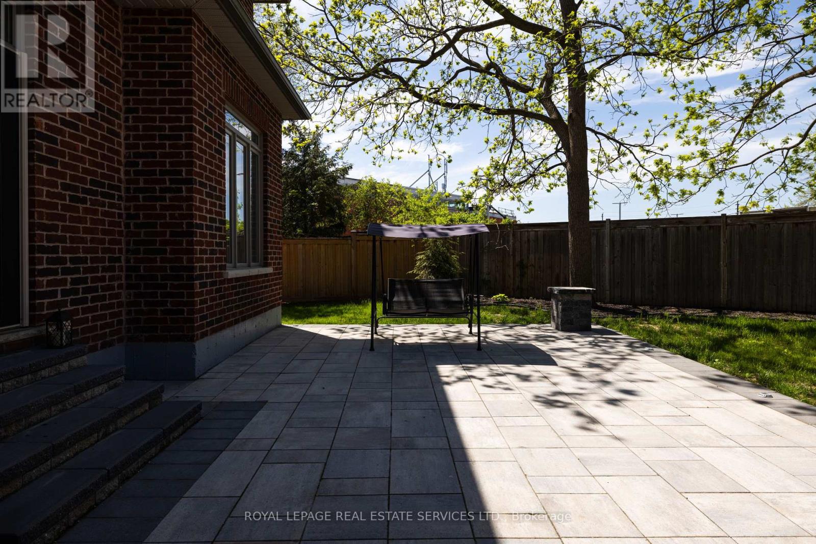 125 PALISER COURT - 37