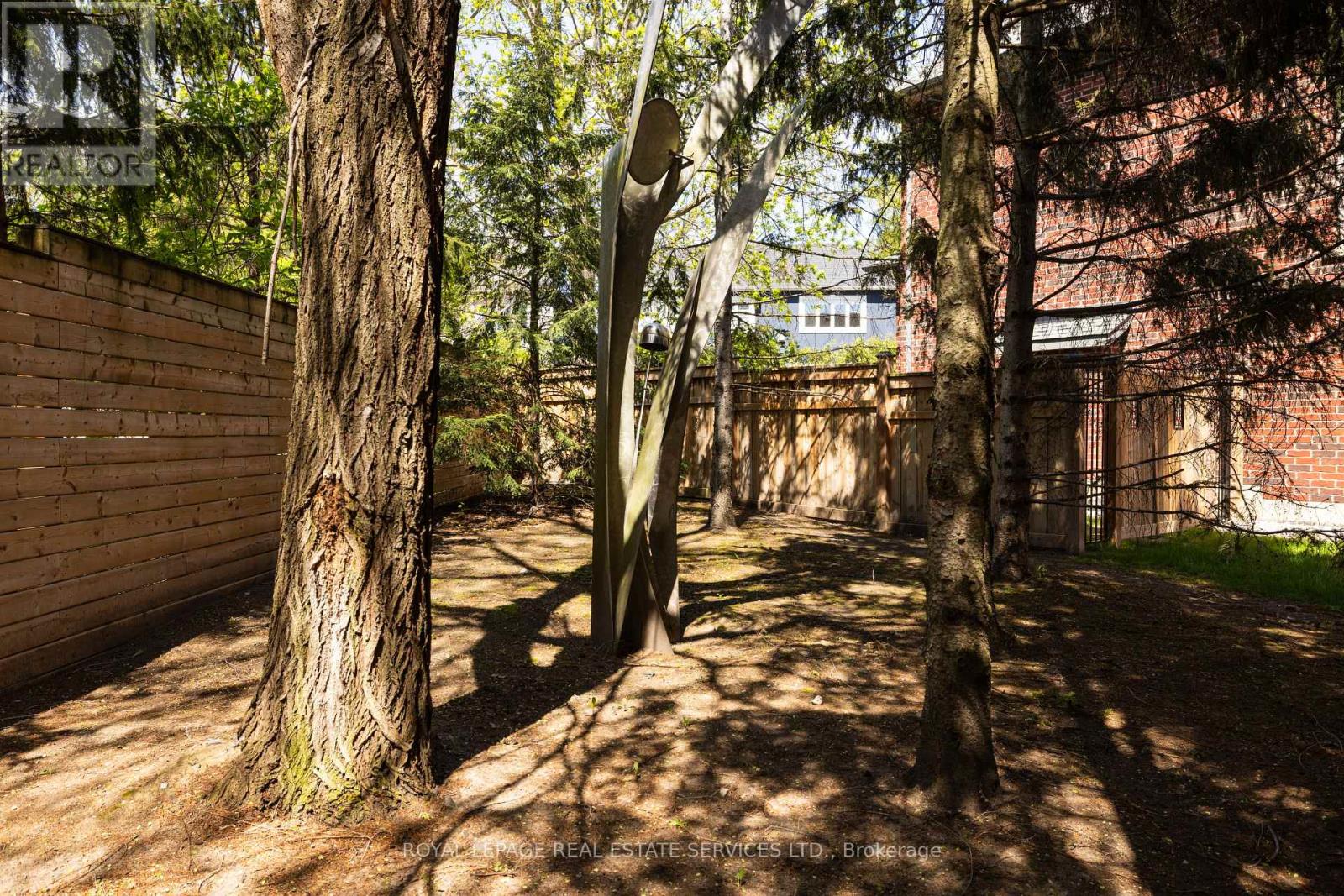 125 PALISER COURT - 40