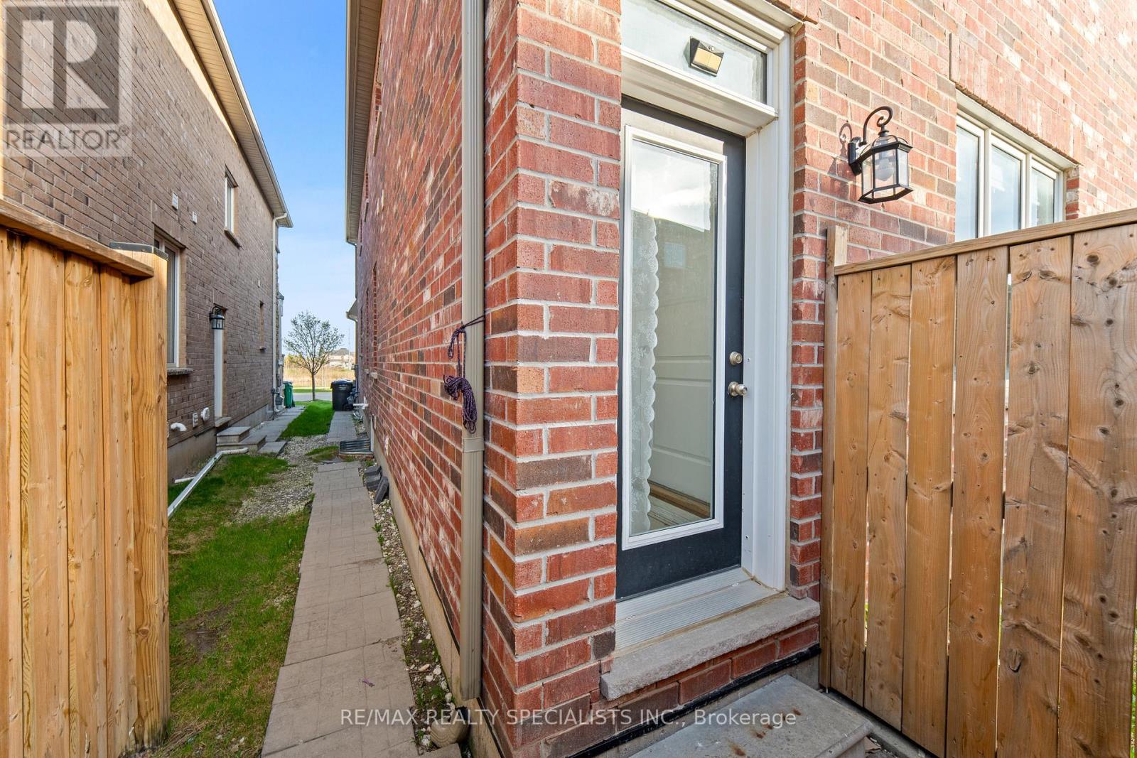 67 BAFFIN CRESCENT - 21