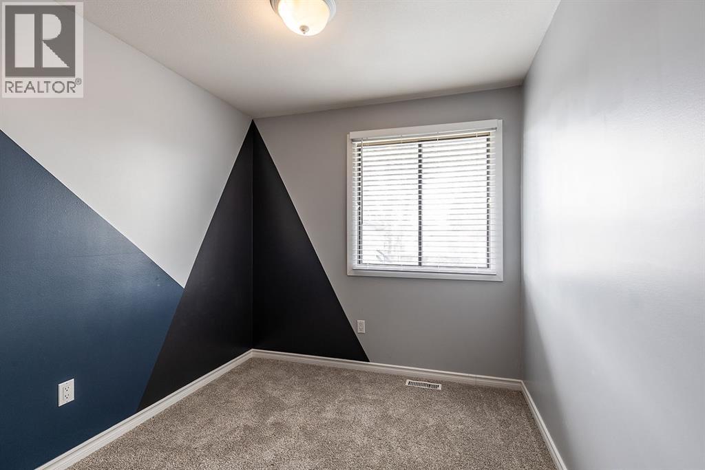 160 South Ridge Crescent SW — photo 23