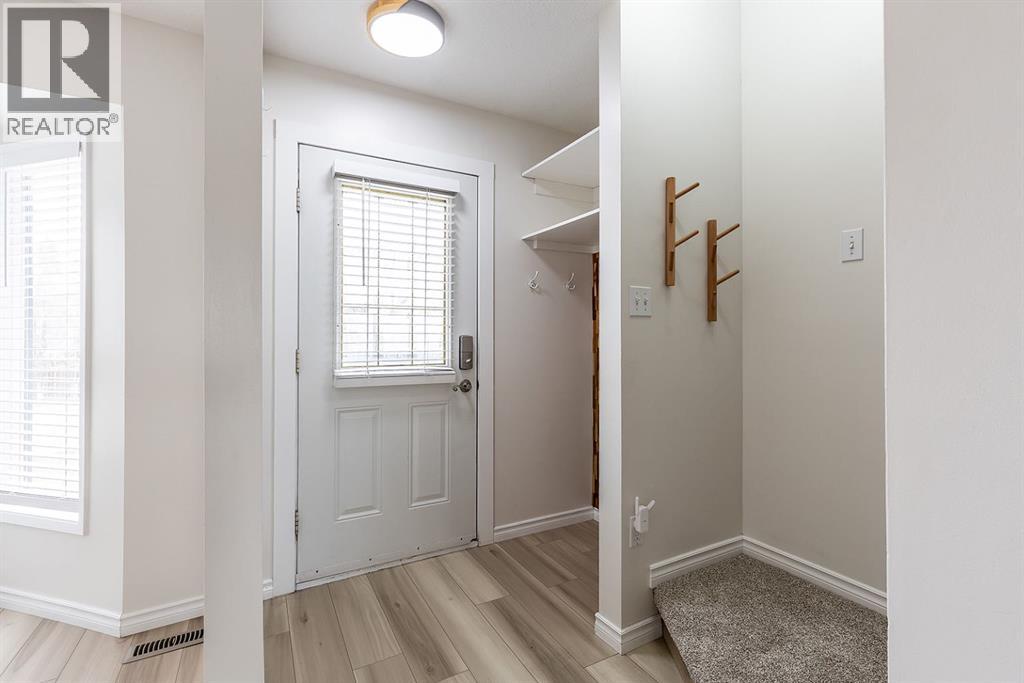 160 South Ridge Crescent SW - photo 5