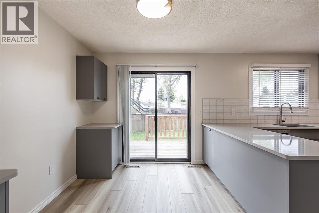 160 South Ridge Crescent SW — photo 17