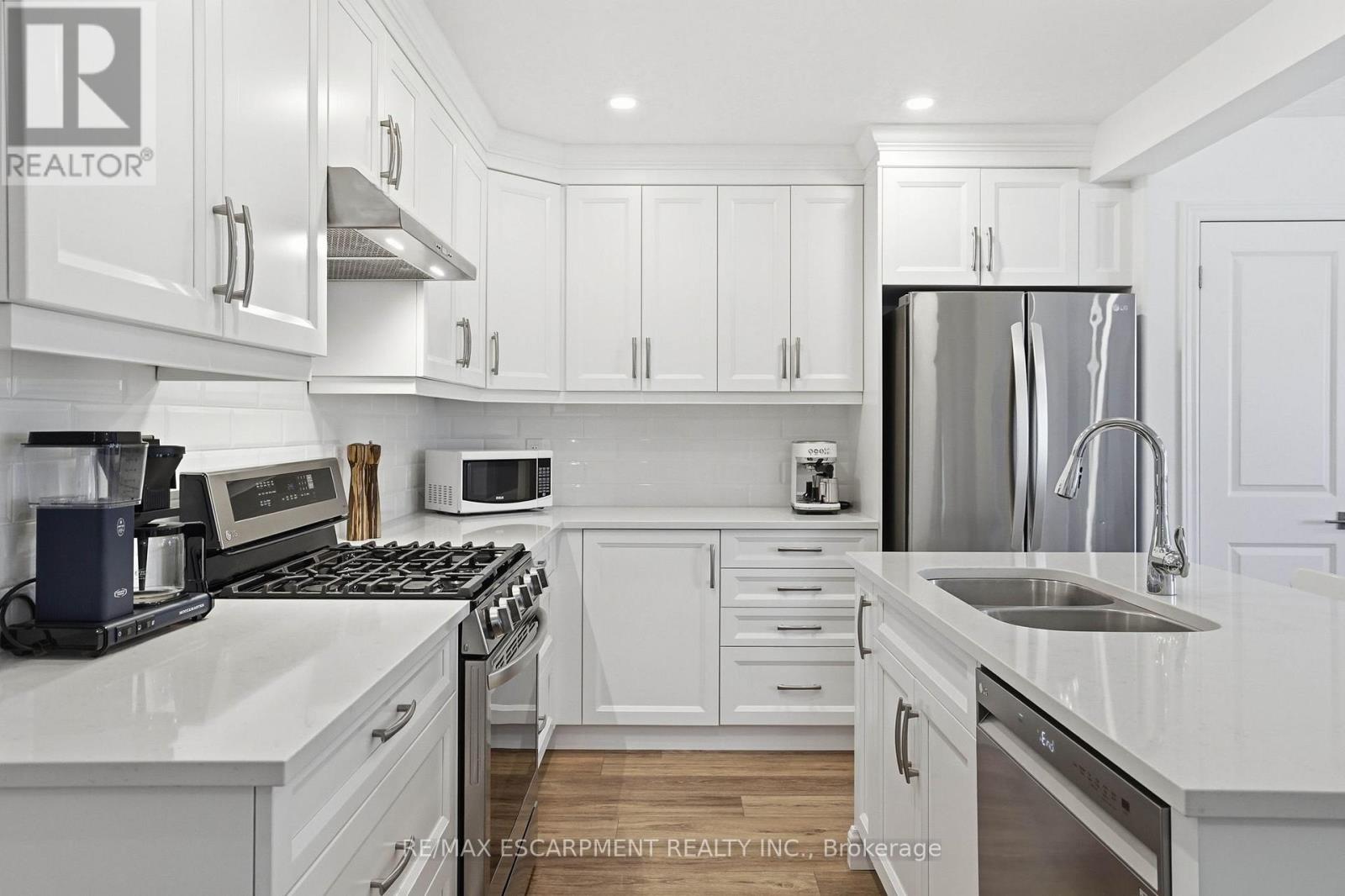 #2 29 SCHUYLER STREET - 10