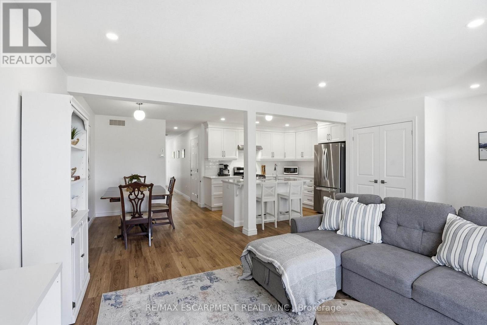 #2 29 SCHUYLER STREET - 16