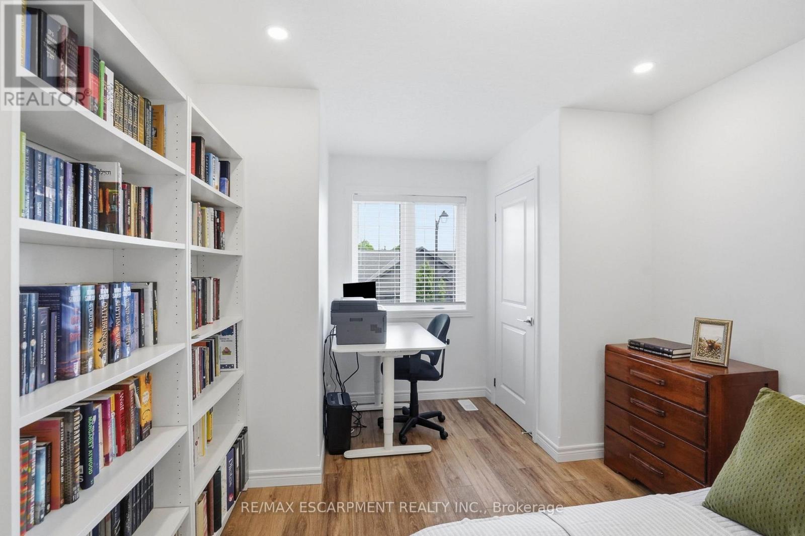 #2 29 SCHUYLER STREET - 24