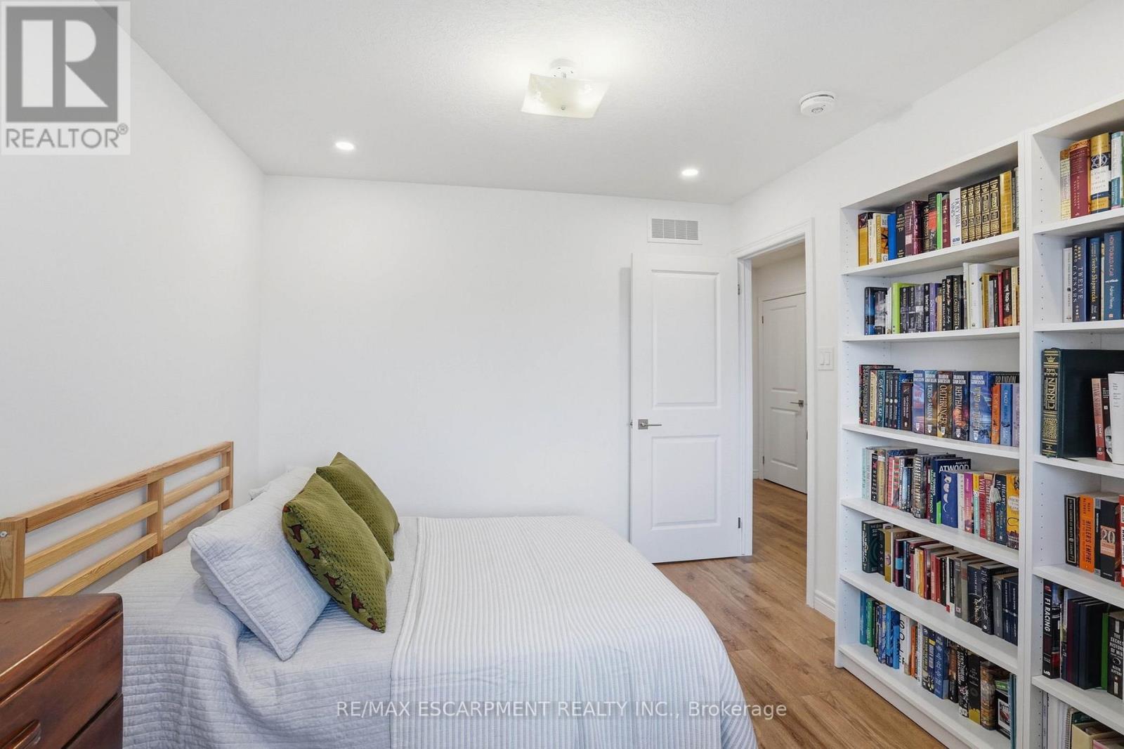 #2 29 SCHUYLER STREET - 26