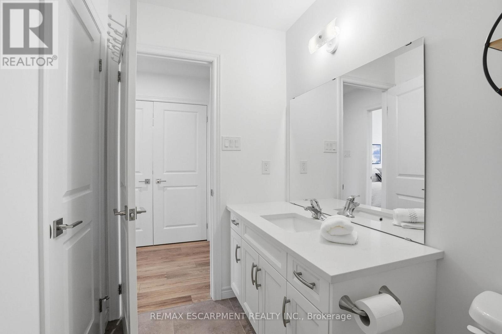 #2 29 SCHUYLER STREET - 31