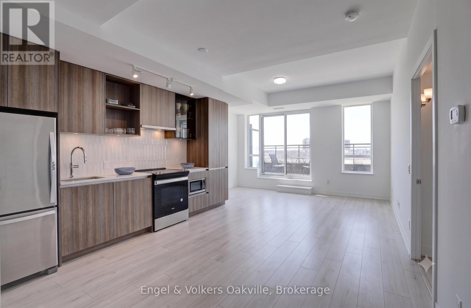 #307 405 DUNDAS STREET W - 10