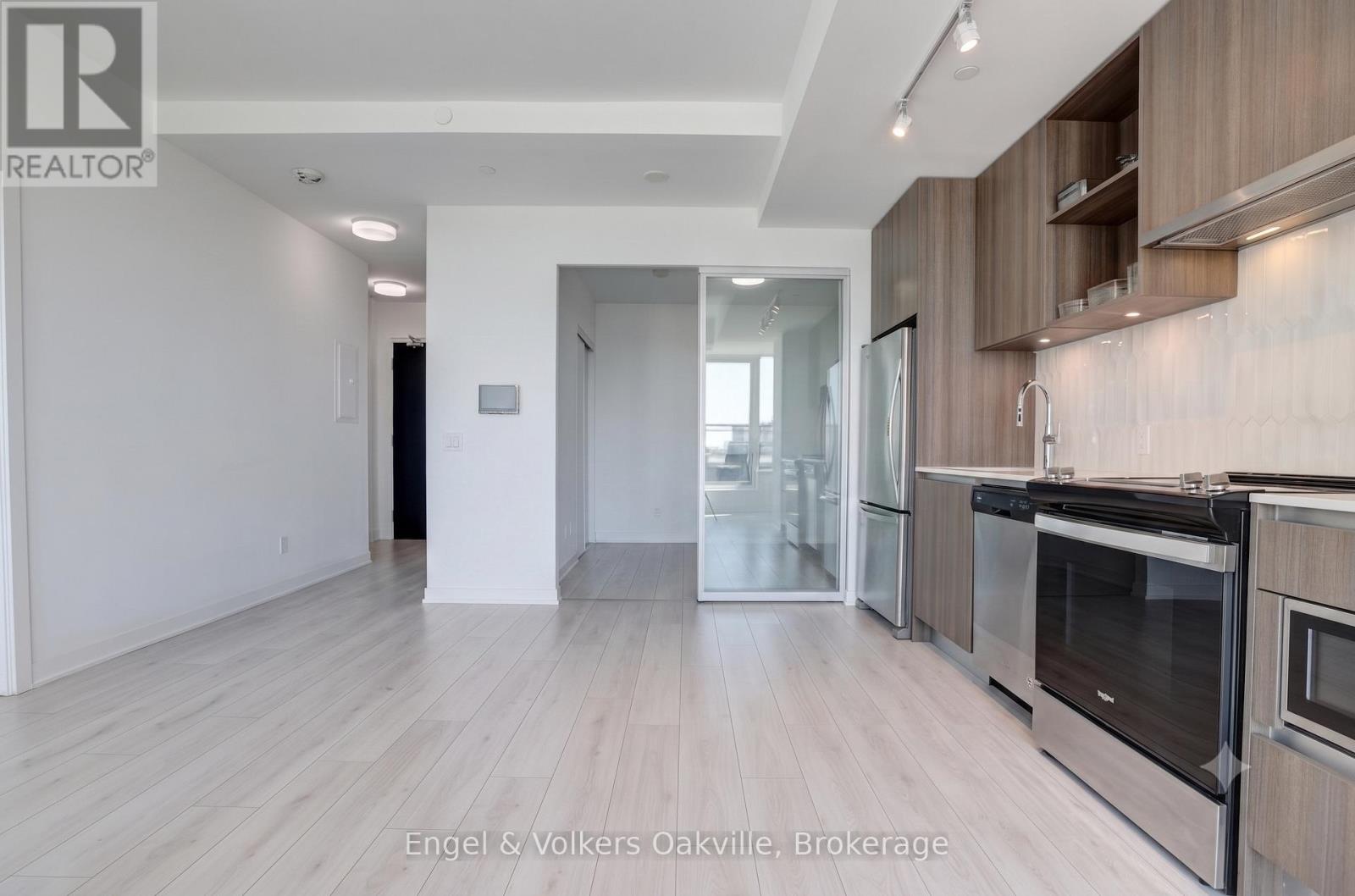 #307 405 DUNDAS STREET W - 12