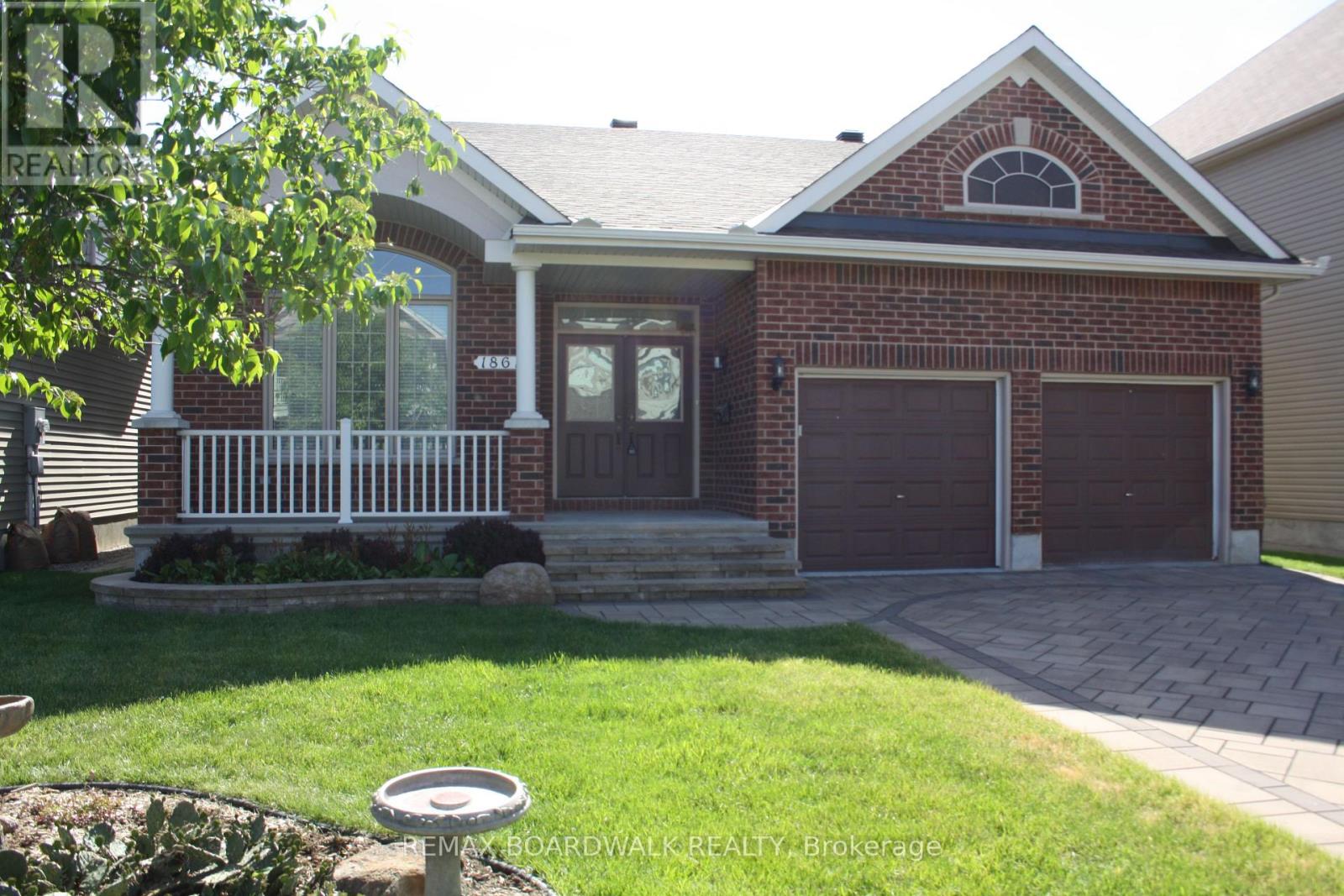 1861 MICKELBERRY CRESCENT - 1