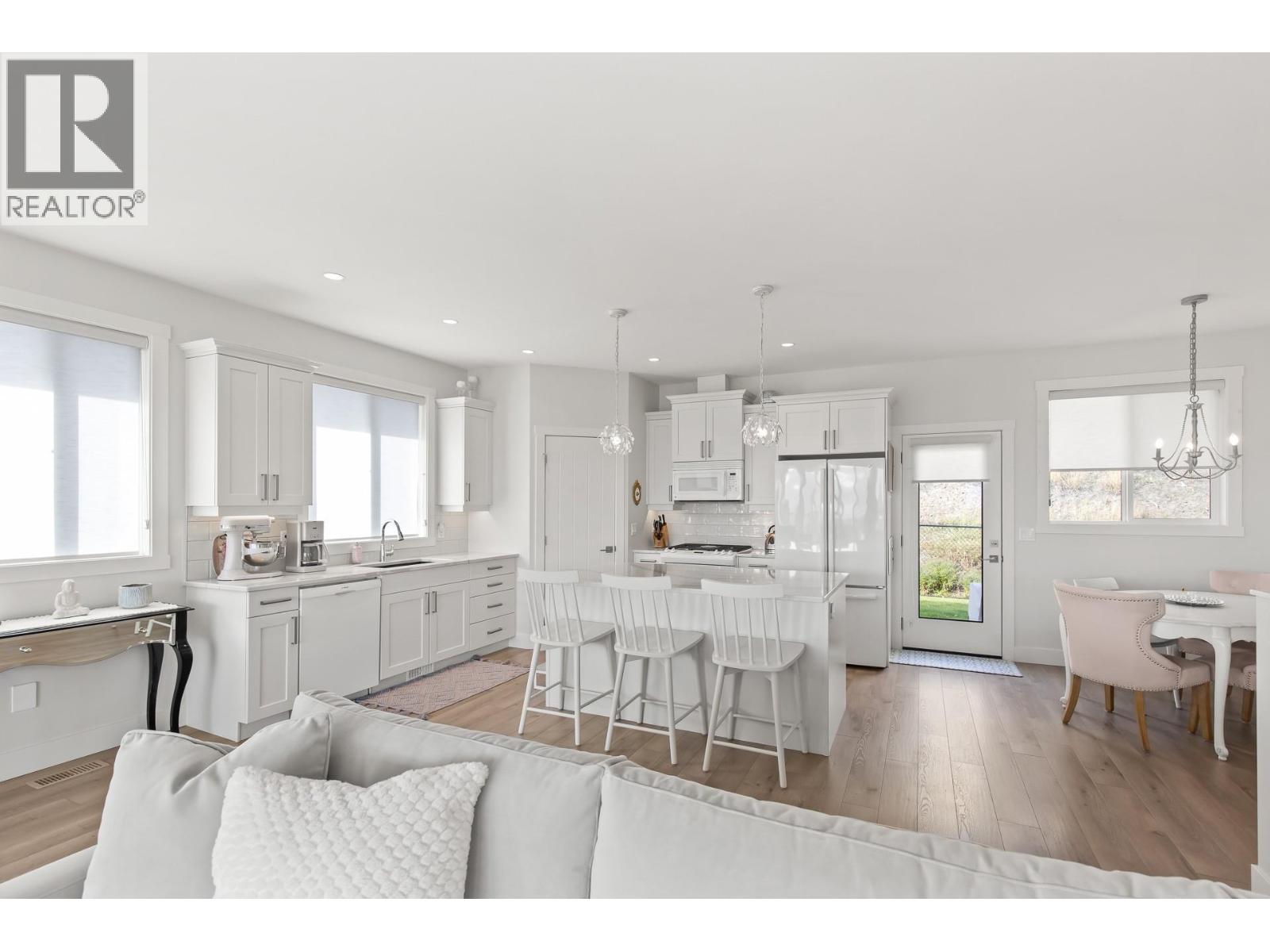 2612 Paramount Drive - 5