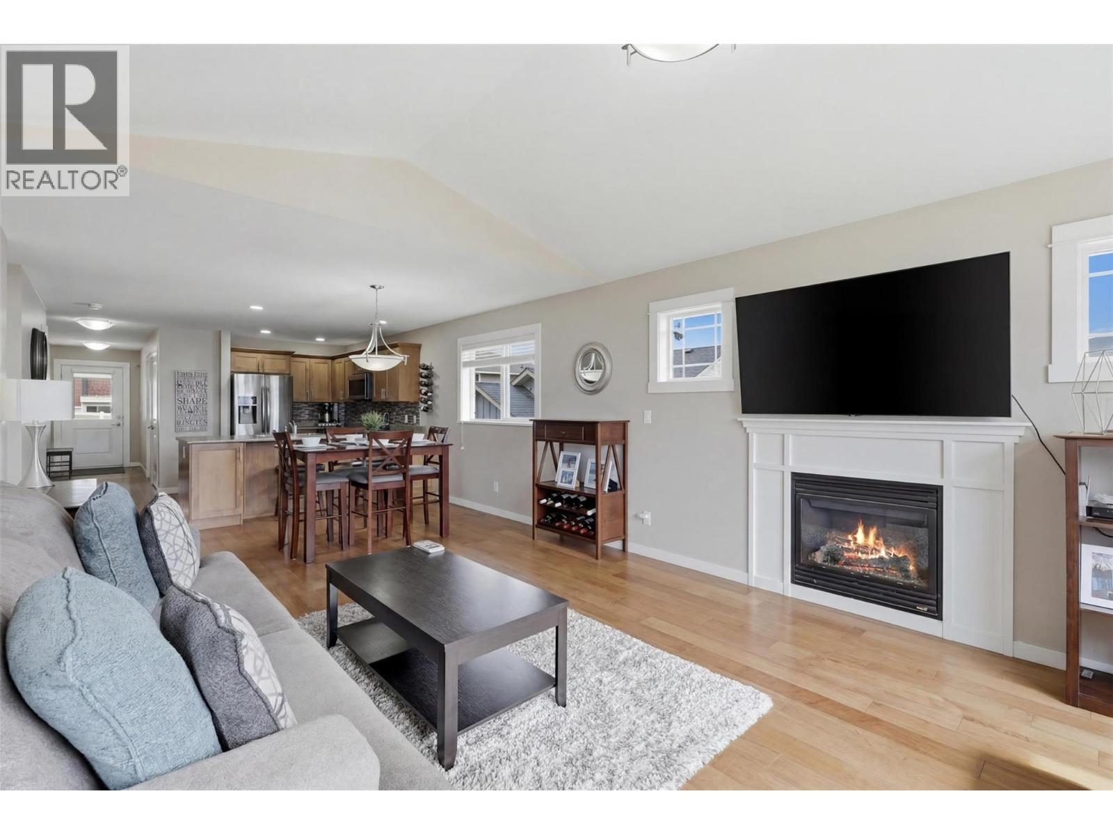 #48 900 Stagecoach Drive - 20