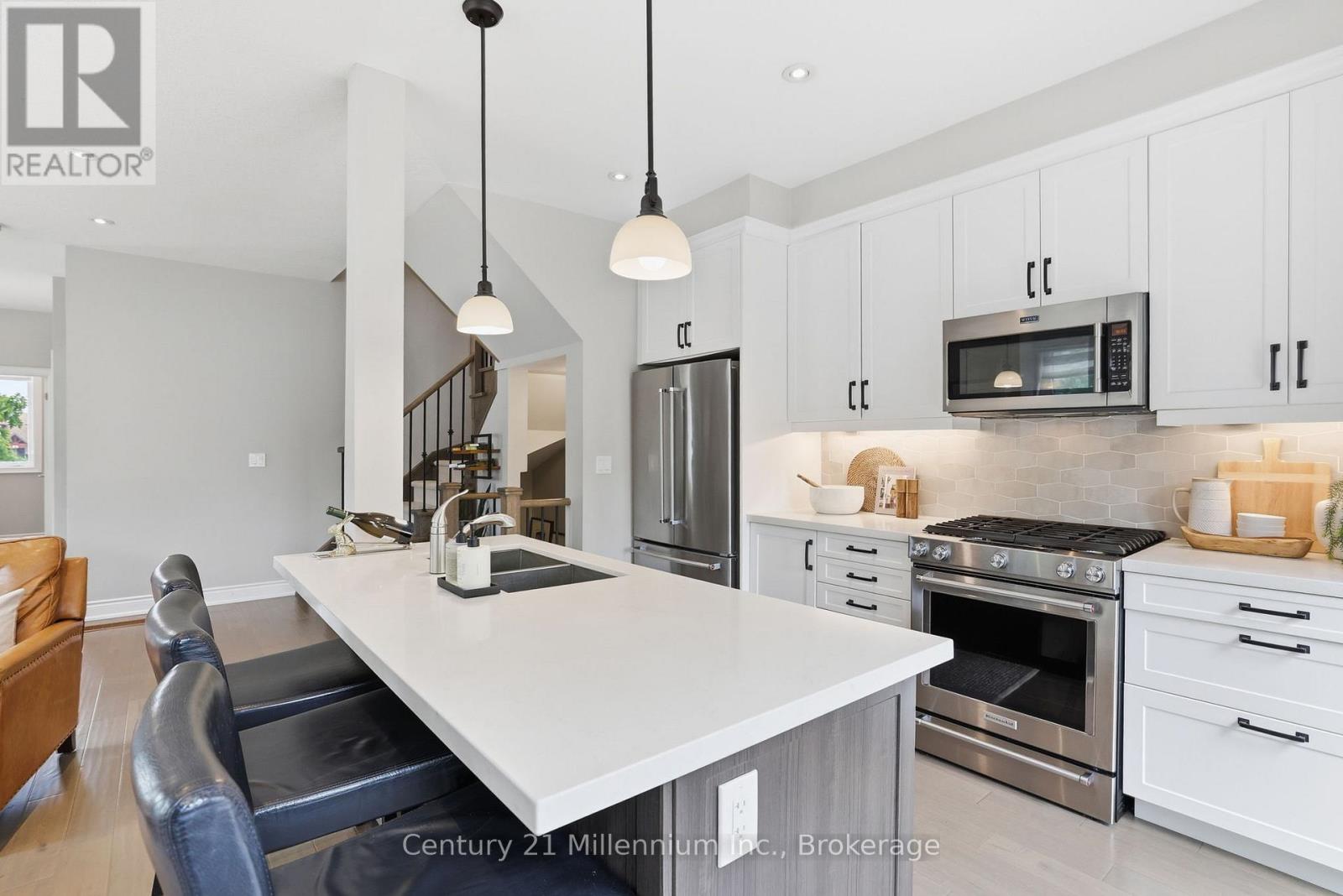 46 GREAVES AVENUE - 11