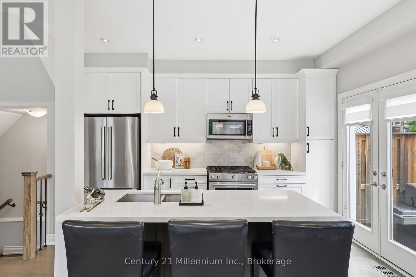 46 GREAVES AVENUE - 13