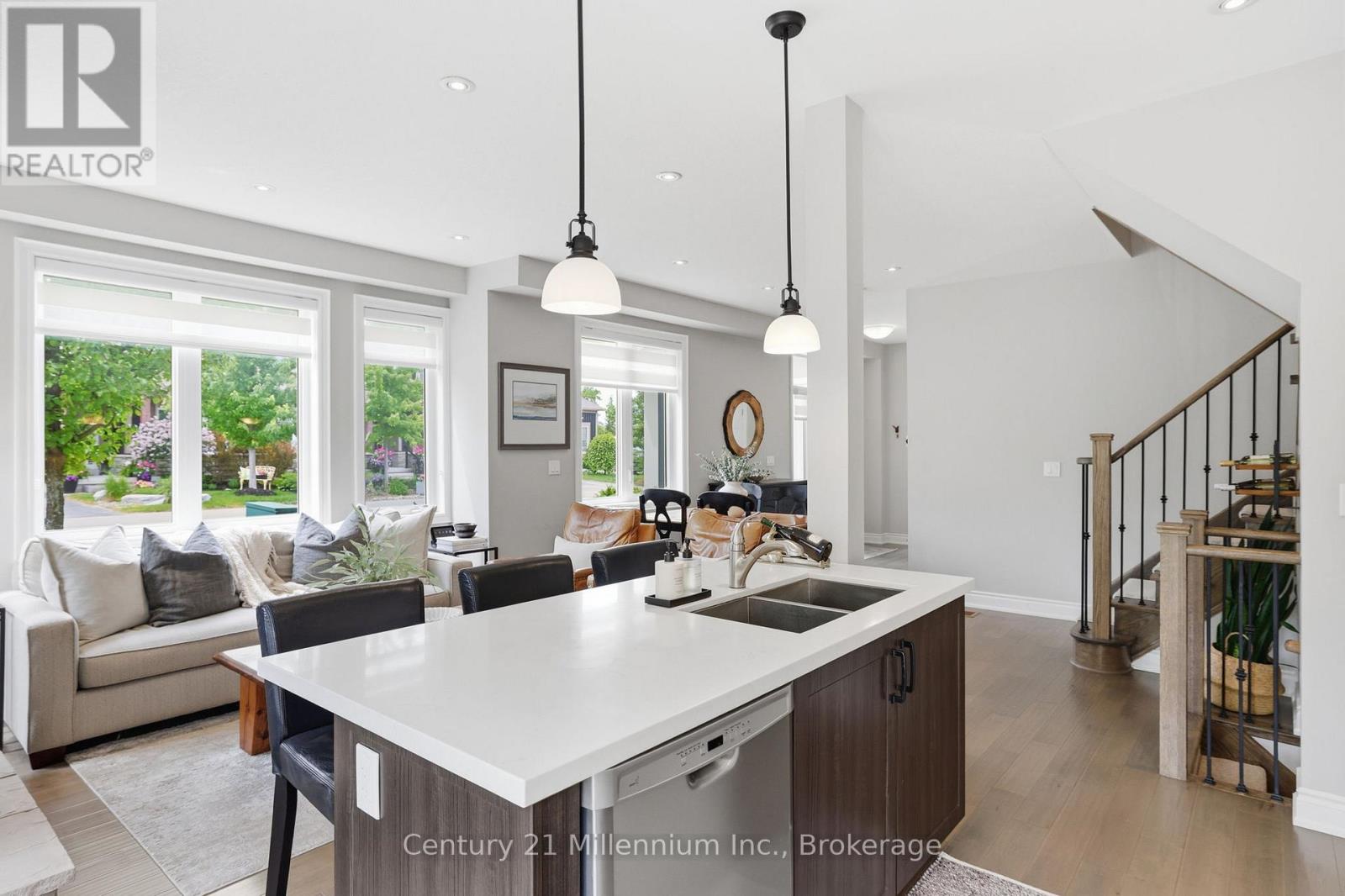 46 GREAVES AVENUE - 16
