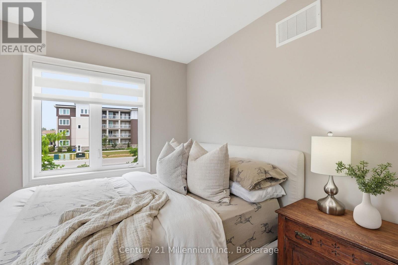 46 GREAVES AVENUE - 24