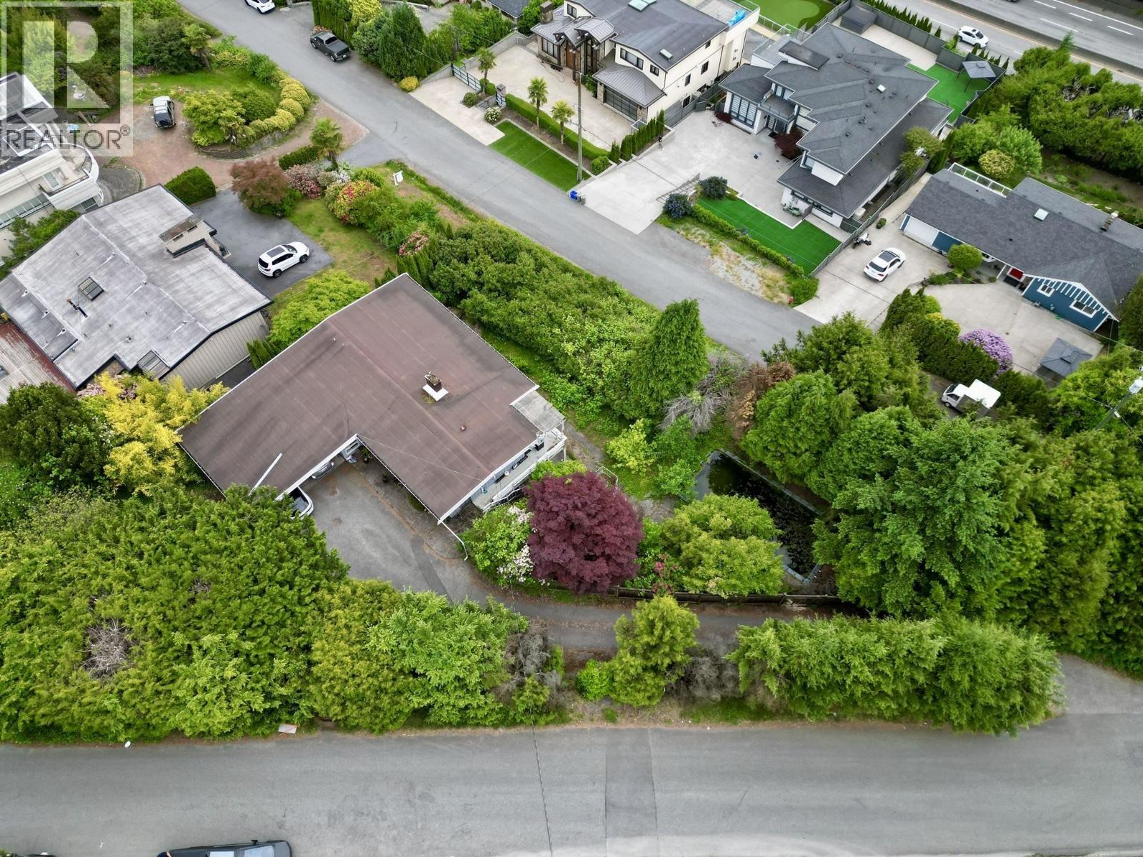 1230 QUEENS AVENUE, West Vancouver
