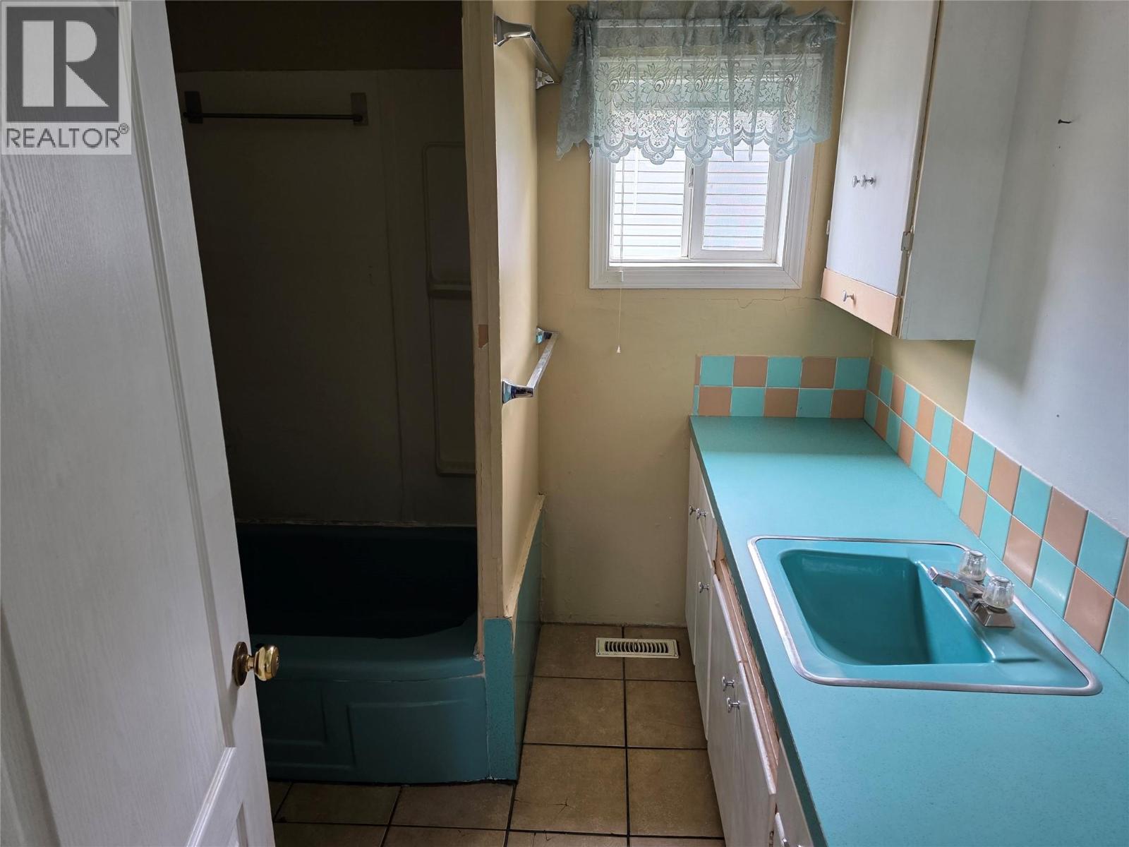 700 99 Avenue - 11