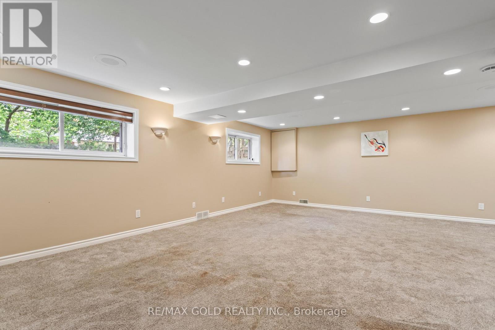 1588 ALDERSBROOK ROAD - 31