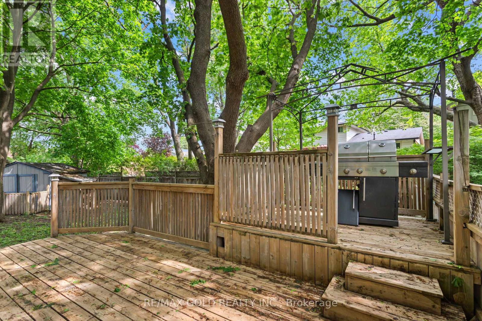 1588 ALDERSBROOK ROAD - 43