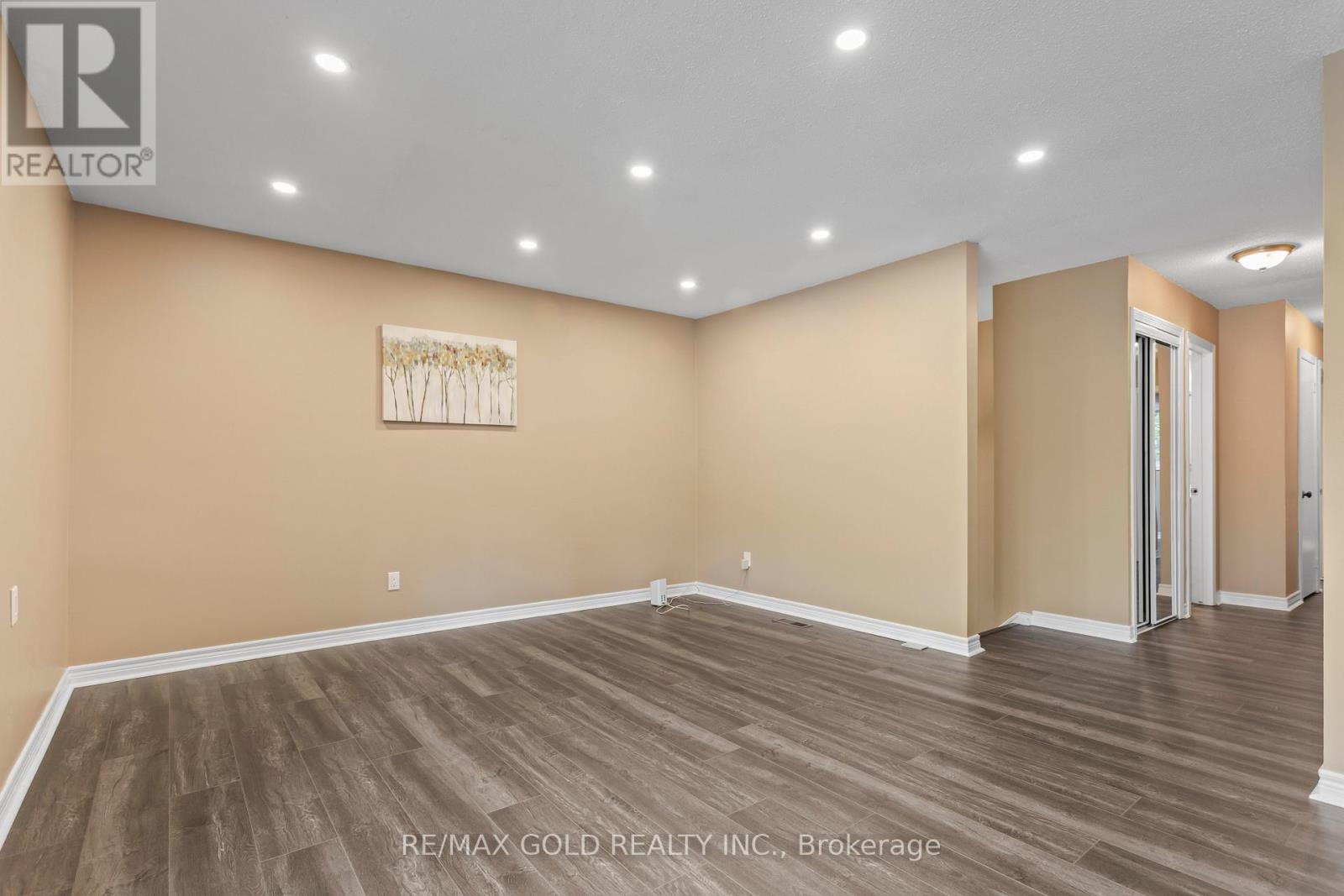 1588 ALDERSBROOK ROAD - 8