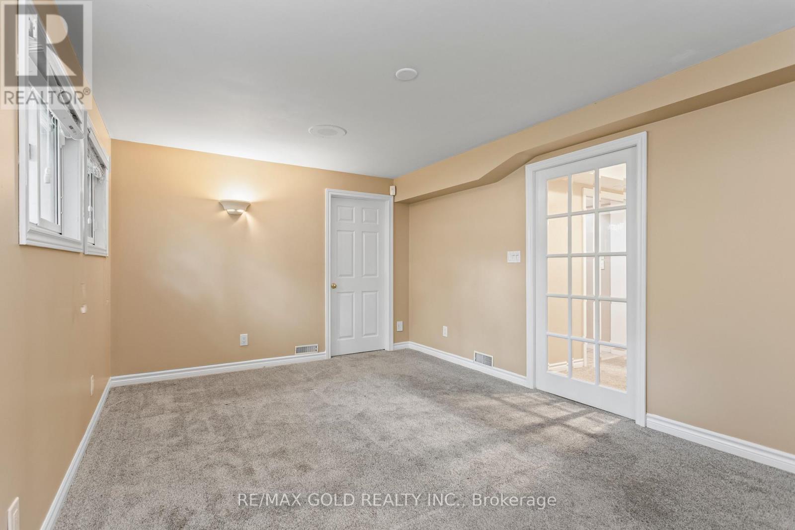 1588 ALDERSBROOK ROAD - 36