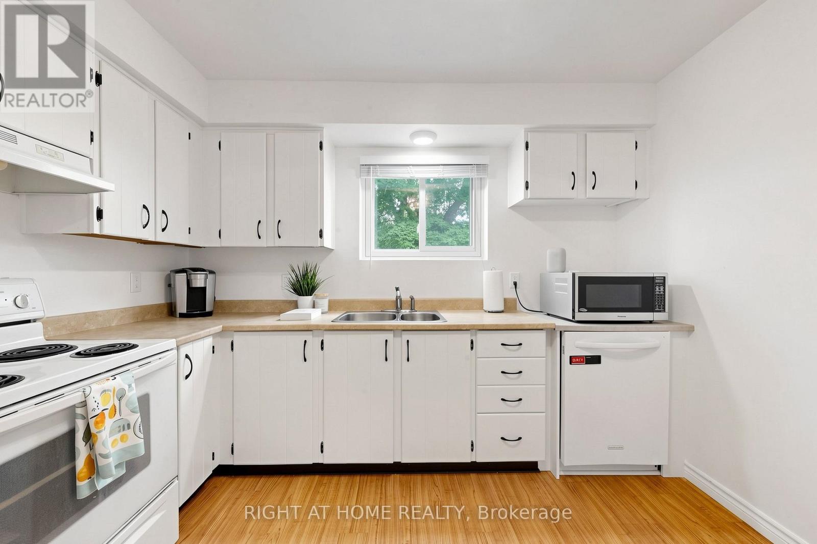 310 SHAMROCK COURT - Image 13