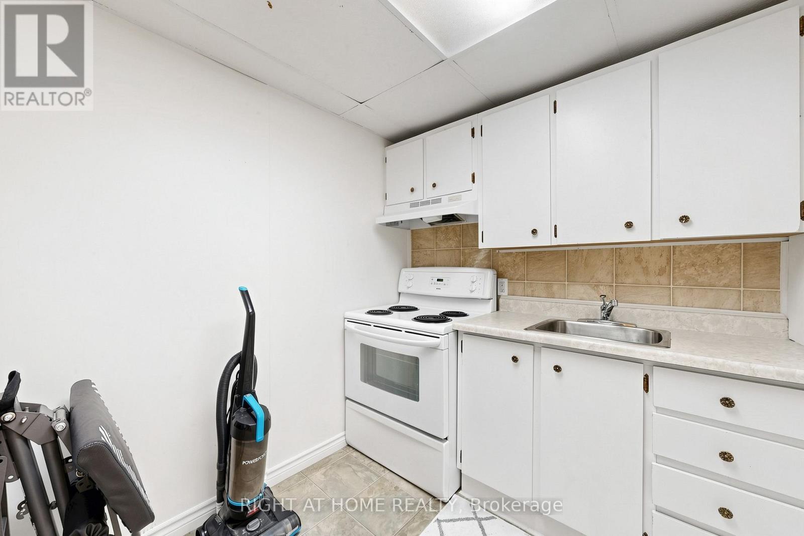 310 SHAMROCK COURT - Image 27