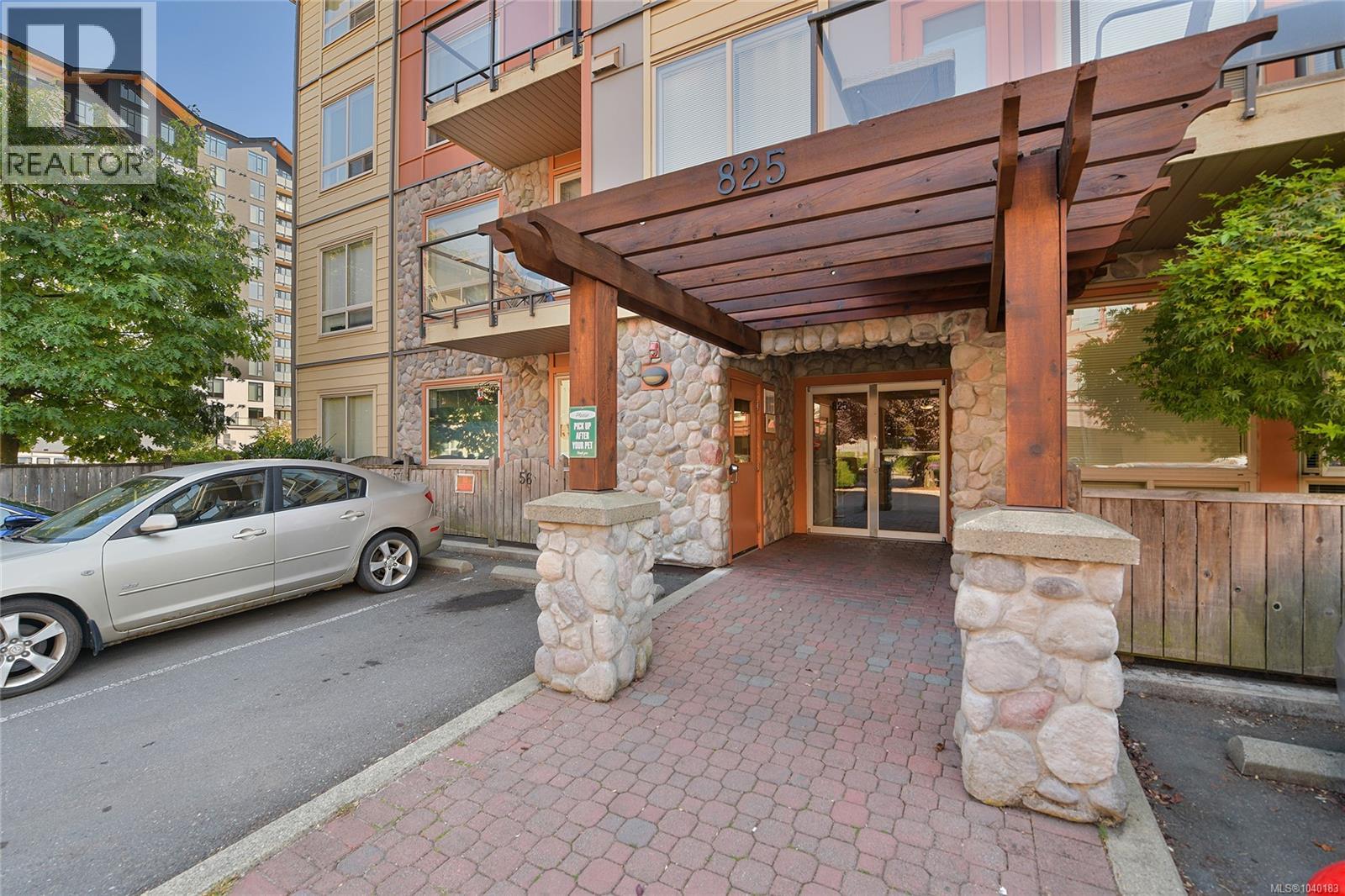 102 825 Goldstream Avenue, Langford