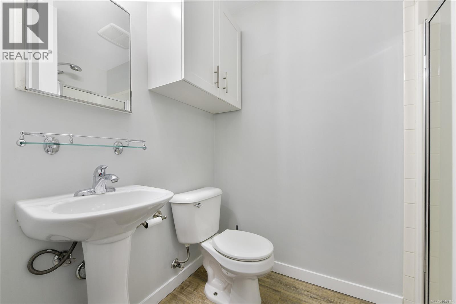 #102 825 Goldstream Ave - 13