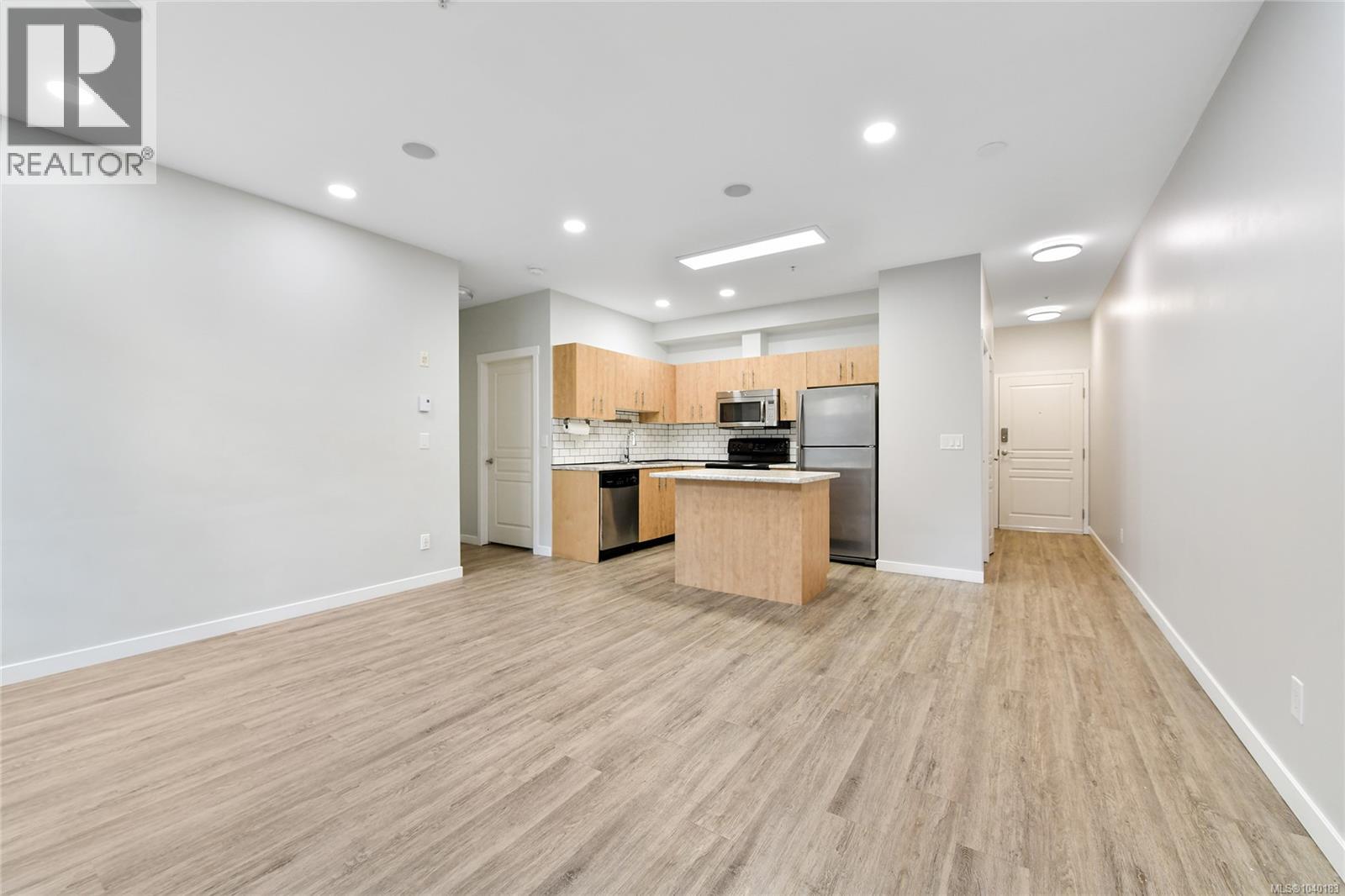 102 825 Goldstream Avenue, Langford