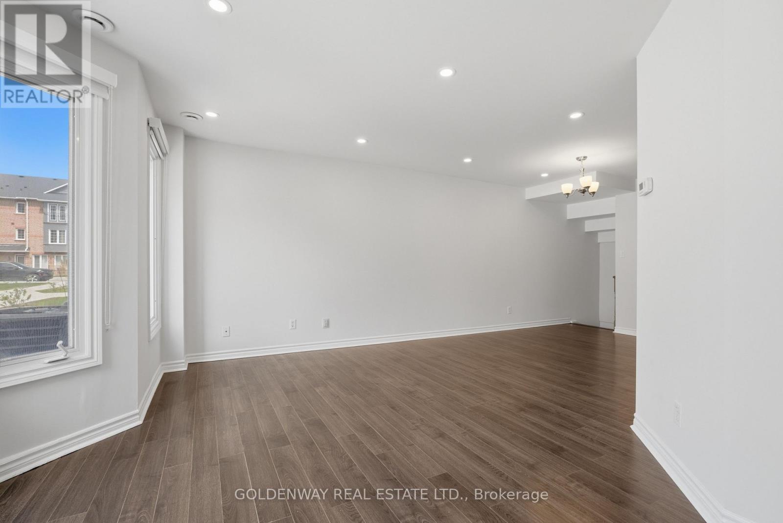 #63 151 TOWNSGATE DRIVE - 28
