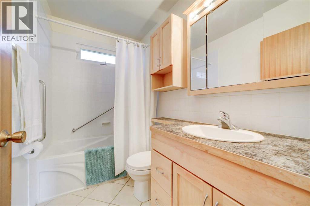 461 Main Street — photo 17