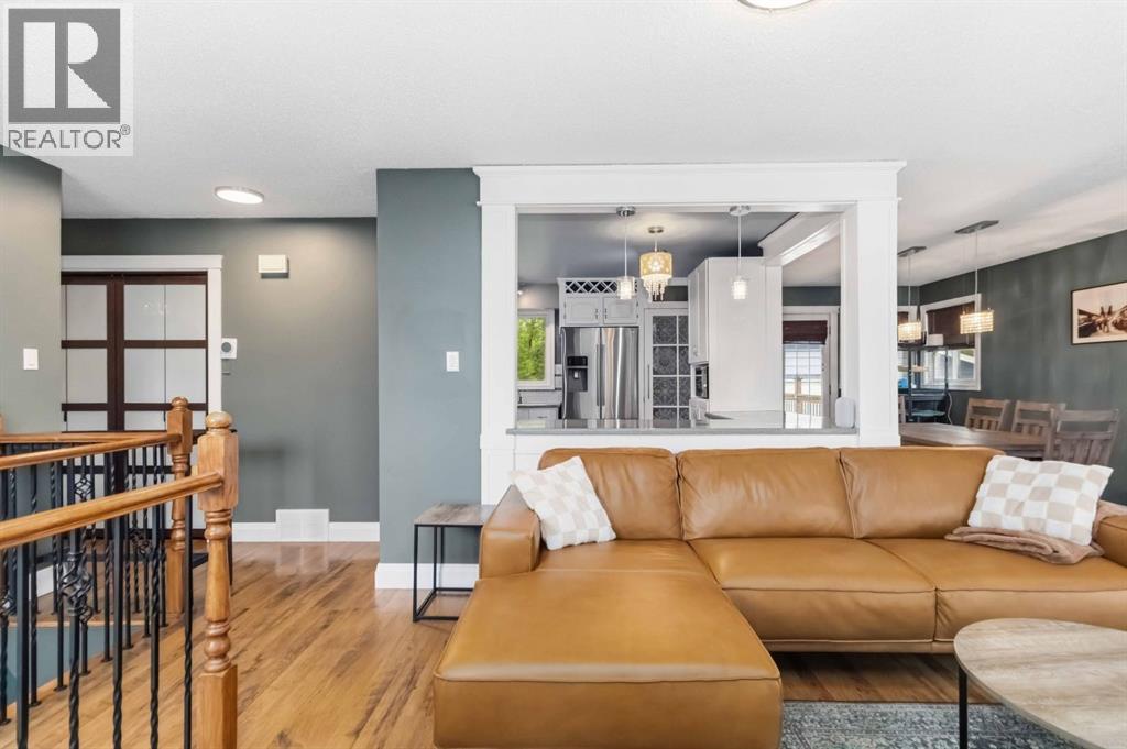 108 Ermine Crescent — photo 7