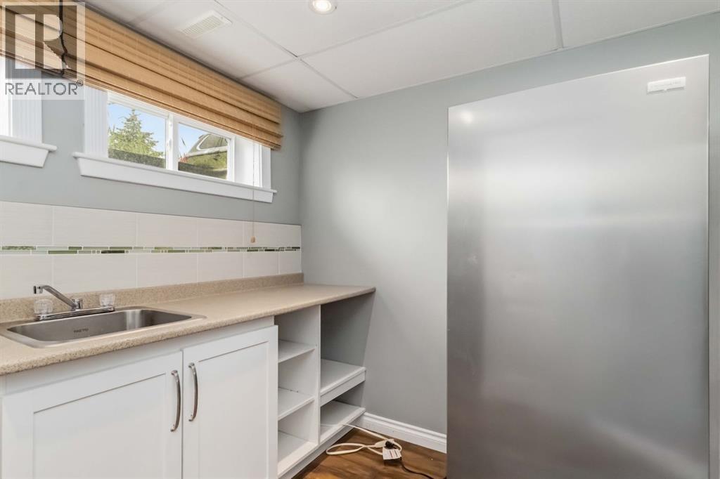 108 Ermine Crescent — photo 39