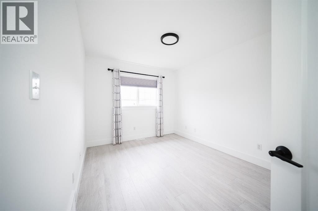 604 Athabasca Avenue — photo 31