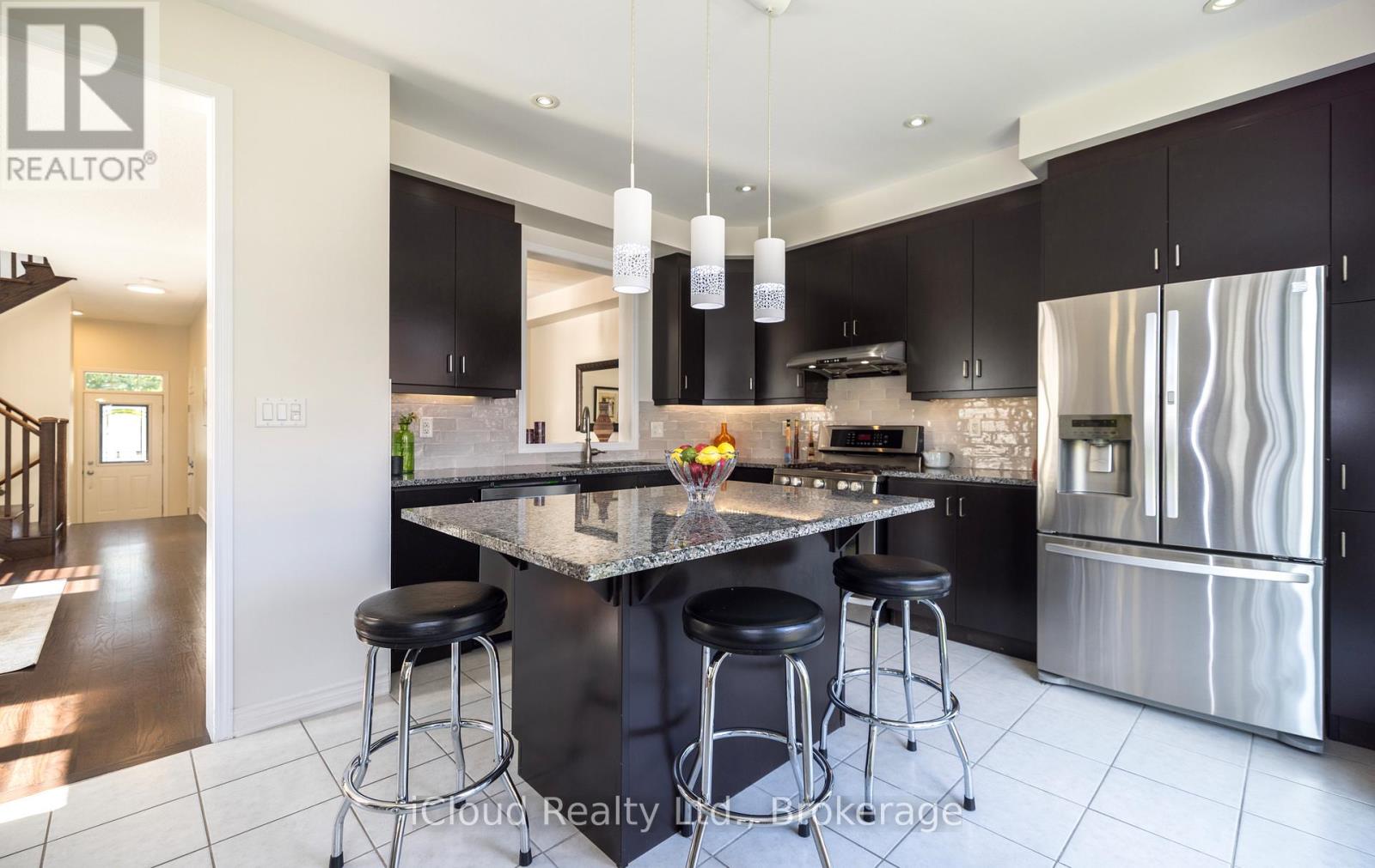 954 PENSON CRESCENT - 13