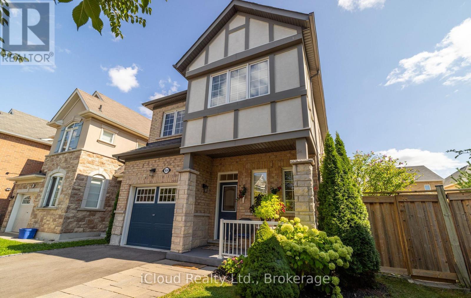 954 PENSON CRESCENT - 3